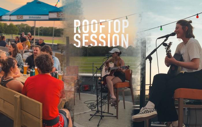 Rooftopsession mit Sändern und Gitarristen auf der Dachterrasse
