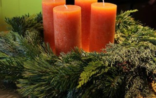 Adventskranz mit Kerzen